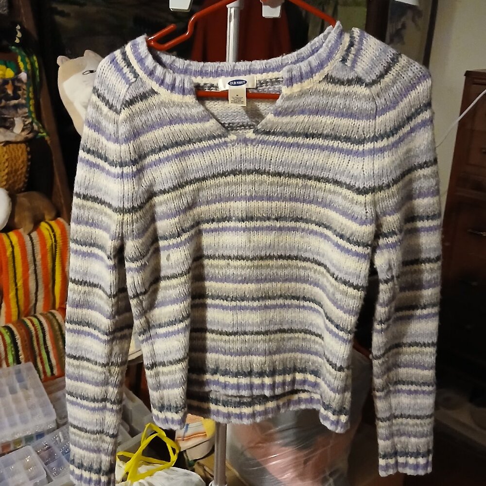 Old Navy Medium M Purple Knit Long Sleeve Striped V-Neck Knit Sweater